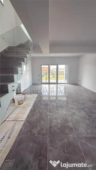 Casă cu 5 camere cu Teren 350 Mp în Moșnița Nouă