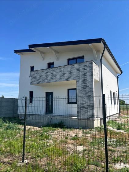 Casă cu 3 camere cu Teren 700 Mp în Vetiș