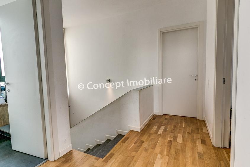 Casă cu 4 camere cu Piscina în Central