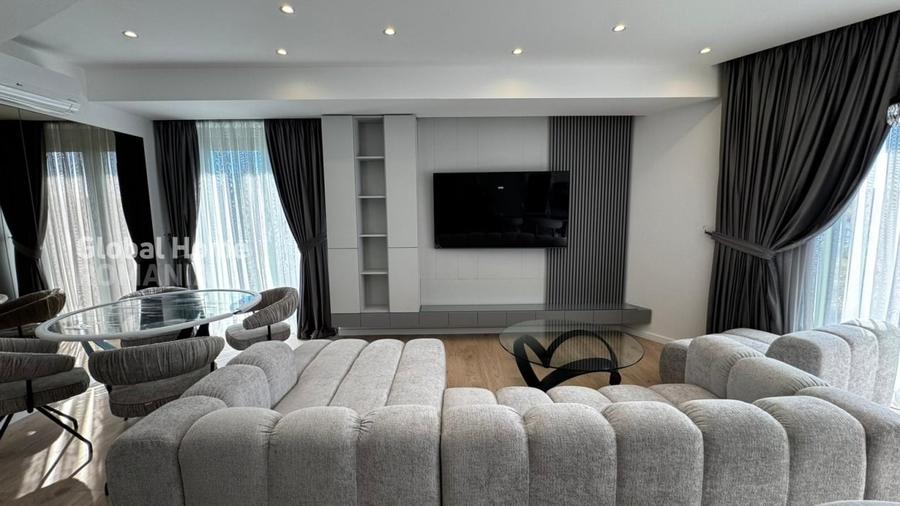 Apartament cu 3 camere semidecomandat, mobilat în Bucureștii Noi