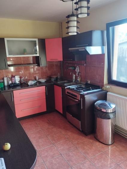 Casă cu 4 camere în Bucium