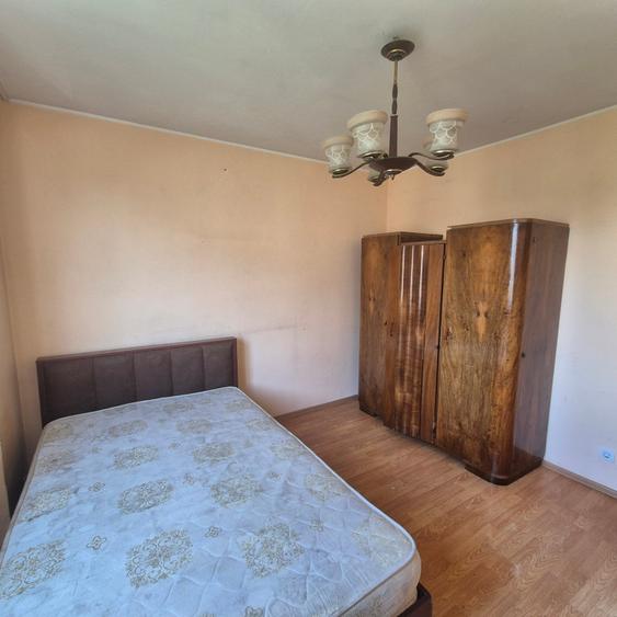 Apartament cu 3 camere decomandat în Tineretului