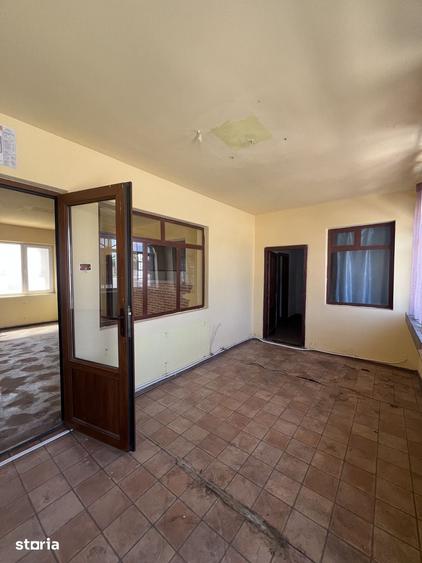 Spațiu comercial, de 700 mp, în Corod