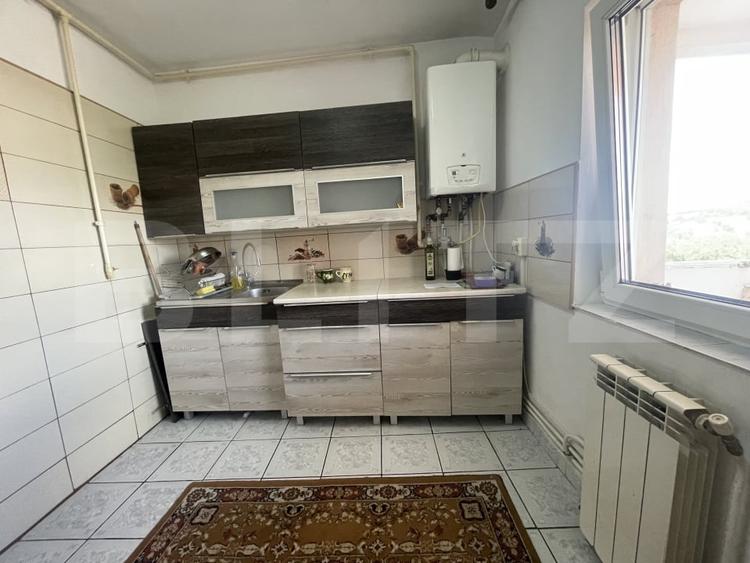 Apartament cu 3 camere decomandat, mobilat în Sud