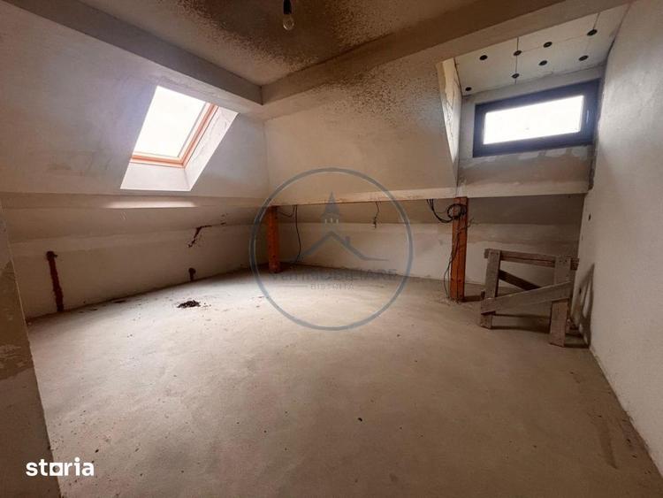 Casă cu 5 camere cu Teren 7000 Mp în Josenii Bârgăului