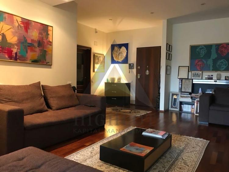 Apartament cu 3 camere semidecomandat, mobilat în Șoseaua Nordului