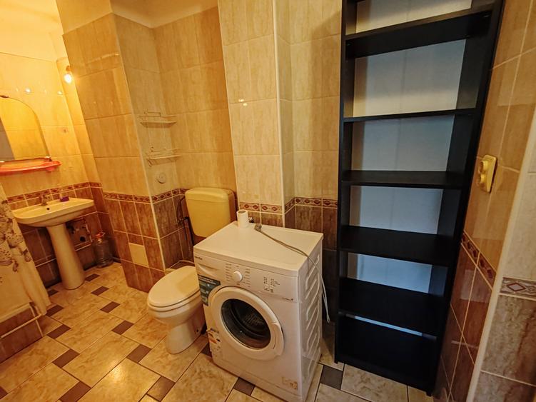 Apartament cu 2 camere semidecomandat în Răcădău