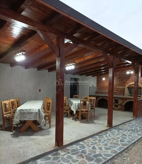 Casă cu 10 camere cu Teren 980 Mp în Central