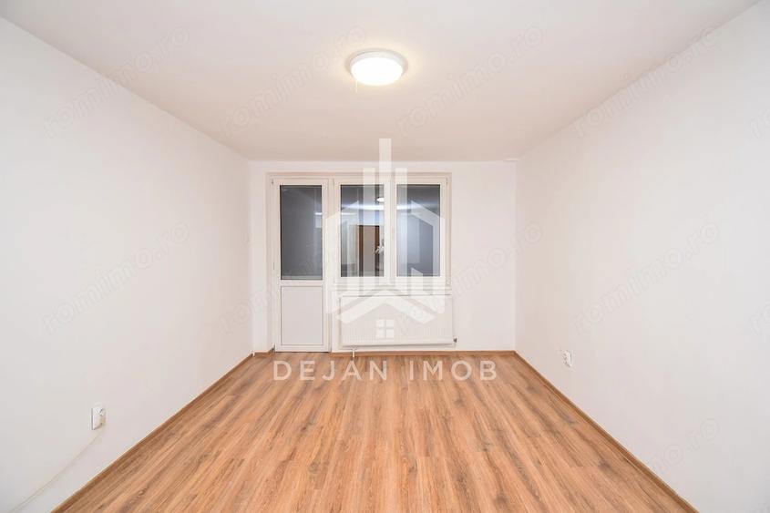 Apartament cu 2 camere semidecomandat în Simeria
