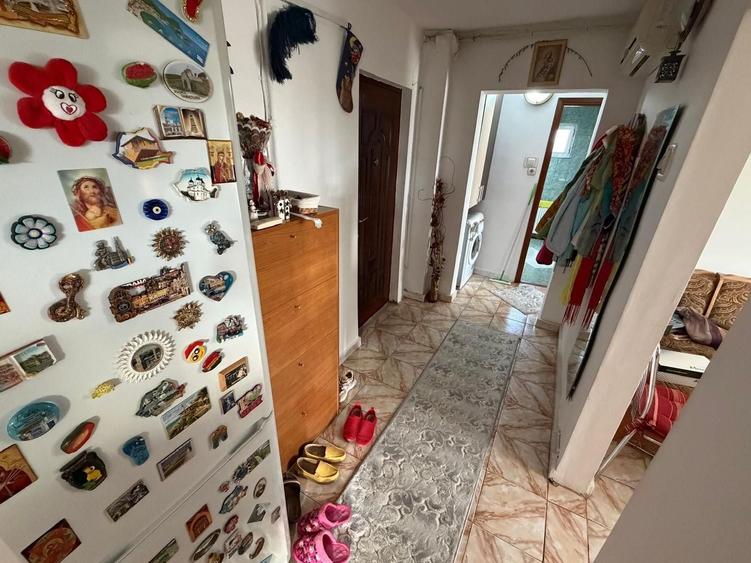 Apartament cu 2 camere decomandat, mobilat în Debarcader