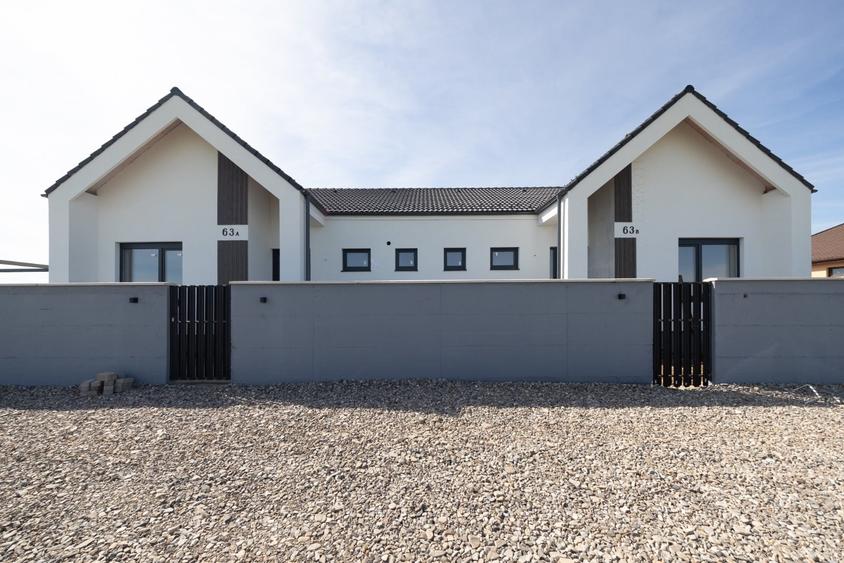Duplex cu 4 camere cu Teren 345 Mp în Tărlungeni