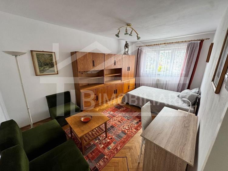 Apartament cu 3 camere decomandat, mobilat în Cornișa