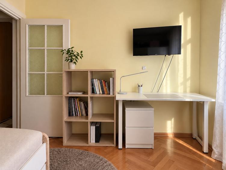 Apartament cu 3 camere decomandat în Complex Studențesc