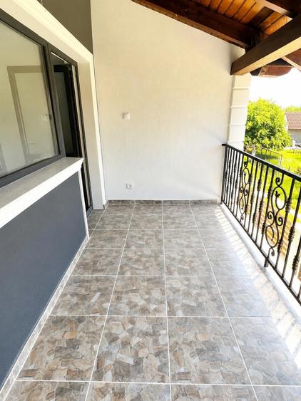 Duplex cu 5 camere cu Teren 290 Mp în Micești