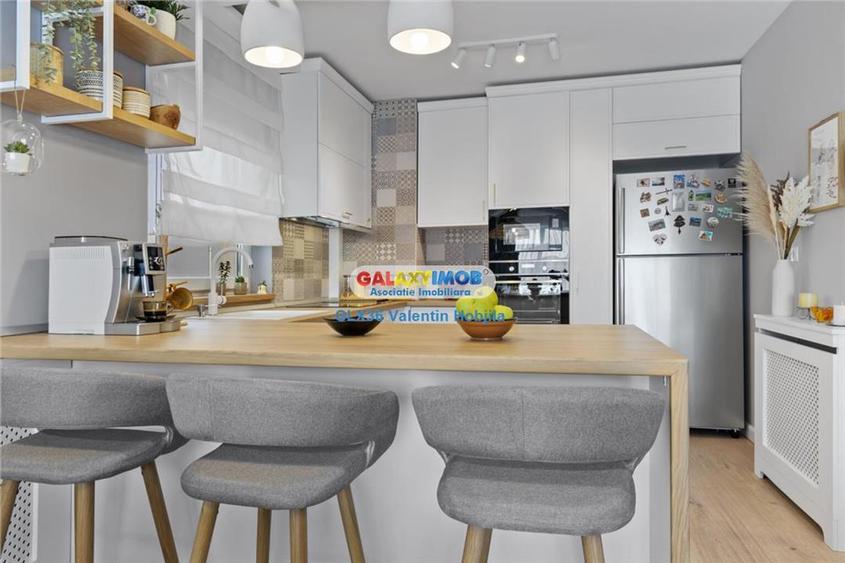 Penthouse cu 4 camere semidecomandat, mobilat în Sud-Vest