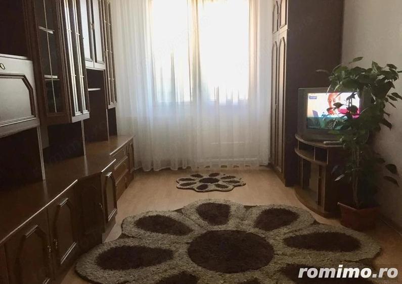 Garsonieră decomandată în Lipovei