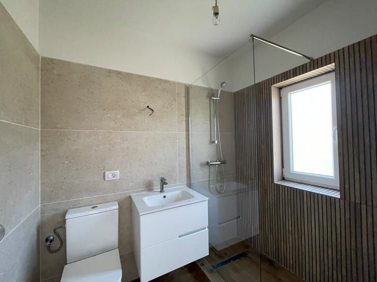 Duplex cu 4 camere cu Teren 300 Mp în Moșnița Nouă
