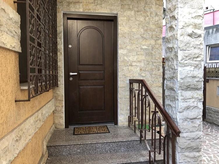 Apartament cu 4 camere decomandat în Central