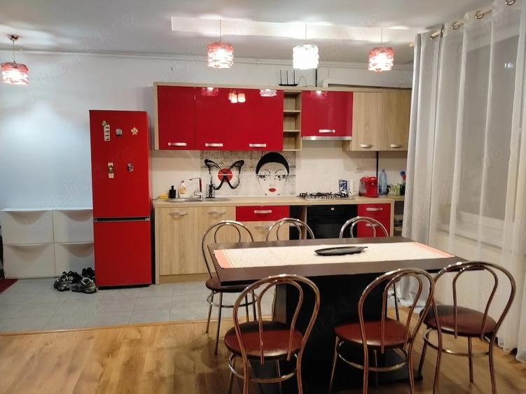 Apartament cu 3 camere semidecomandat în Florești