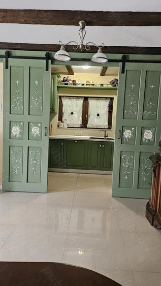 Casă cu 5 camere cu Teren 840 Mp în Lipovei