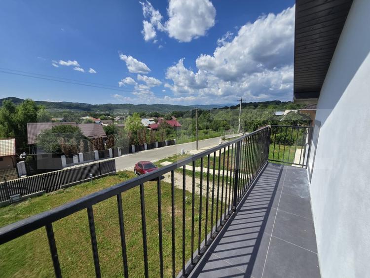 Casă individuală cu 4 camere cu Teren 1458 Mp în Pucioasa