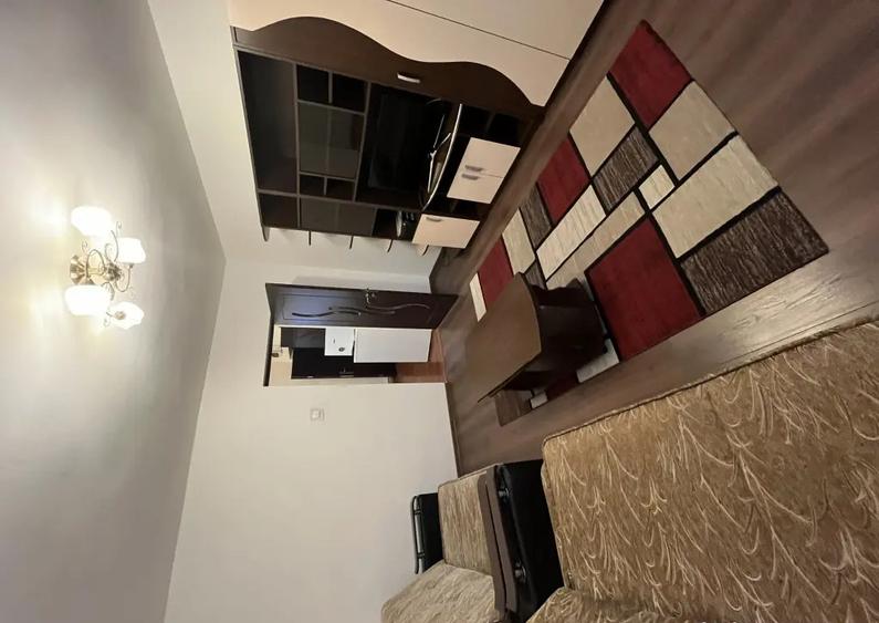 Apartament cu 2 camere semidecomandat în Traian