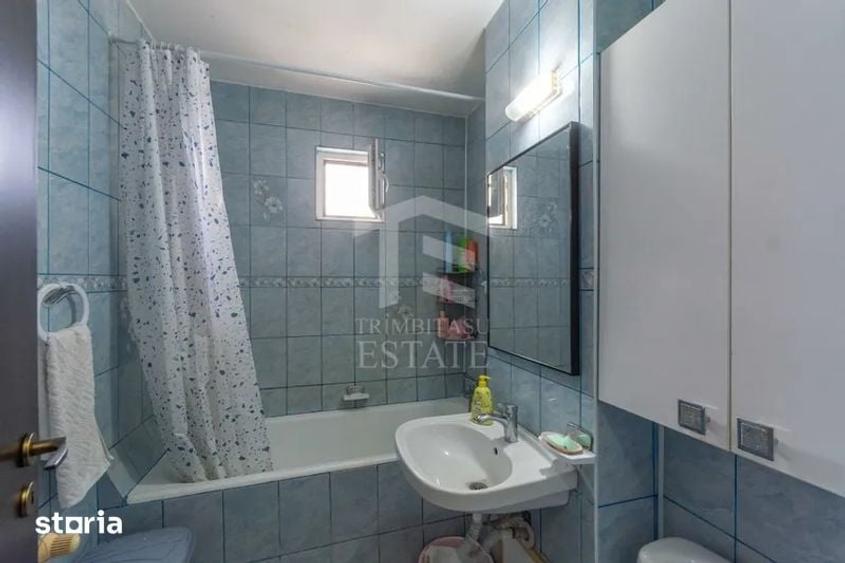 Vand apartament cu 4 camere , decomandat , 2 bai, 2 balcoane . - 4