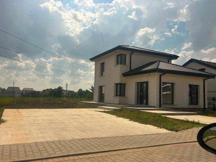 Casă cu 4 camere cu Teren 400 Mp în Exterior Vest