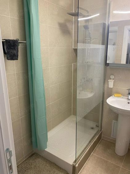 Apartament cu 3 camere decomandat în Calea Victoriei