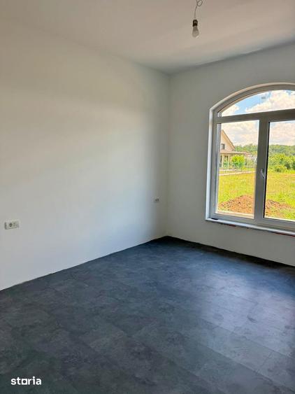 Casă cu 4 camere cu Teren 540 Mp în Tărtășești