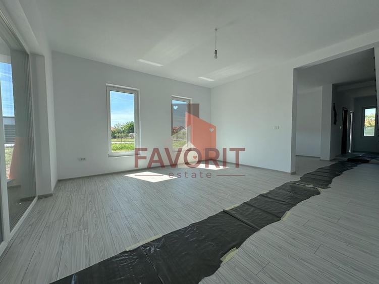 Duplex cu 4 camere cu Canalizare în Săcălaz