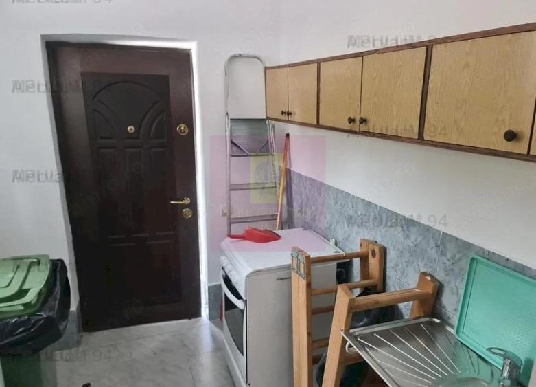 Casă cu 6 camere cu Teren 340 Mp în Cumpătu