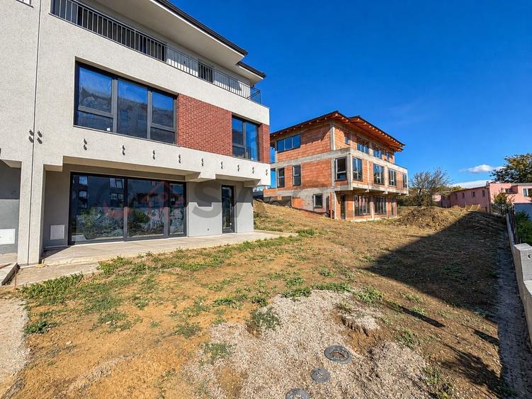 Duplex cu 5 camere cu Canalizare în Iris