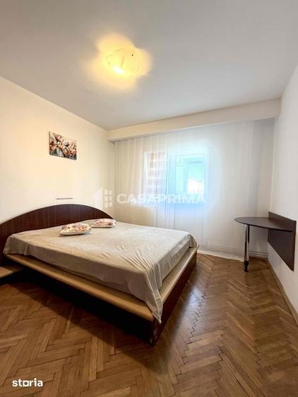 Apartament cu 3 camere decomandat, mobilat în Piața Unirii