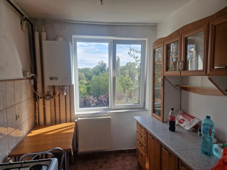 Apartament cu 2 camere semidecomandat în Medicină