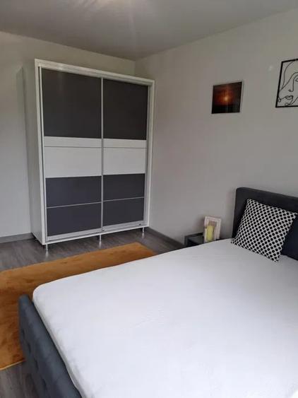 Apartament cu 2 camere semidecomandat, mobilat în Florești