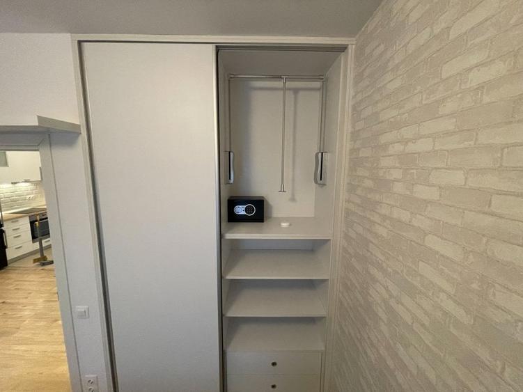 Apartament cu 2 camere semidecomandat în Mihai Bravu