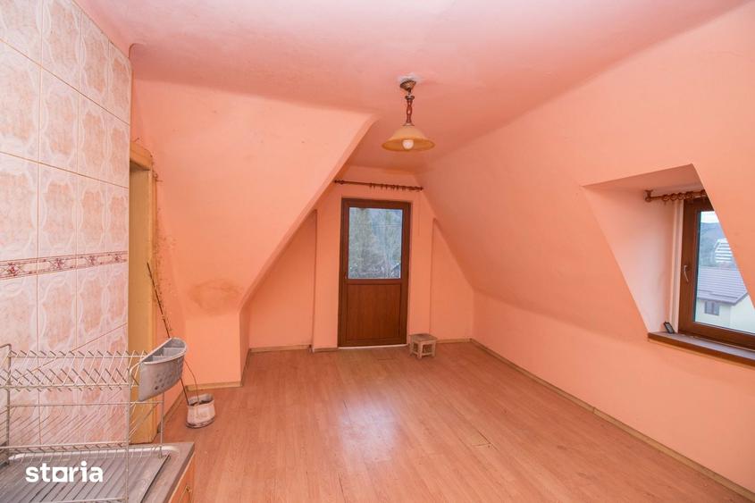 Casă cu 6 camere cu Teren 200 Mp în Central