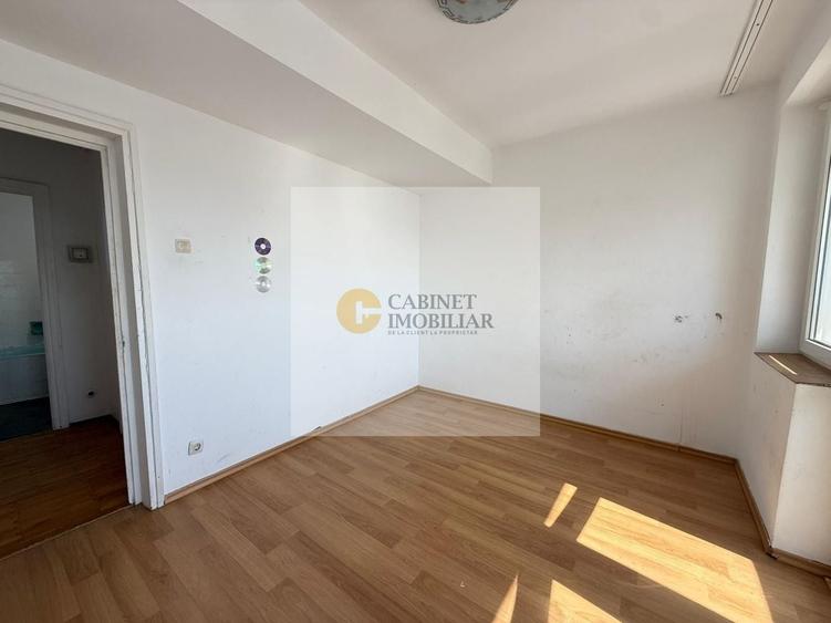 Apartament cu 3 camere decomandat în Gara de Nord