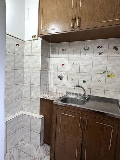 Apartament cu 3 camere decomandat în Lotus