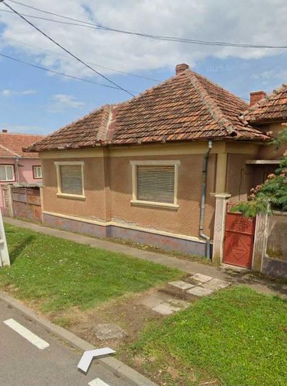 Casă cu 4 camere în Șiria