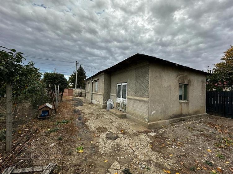 Casă individuală cu 4 camere cu Canalizare în Central