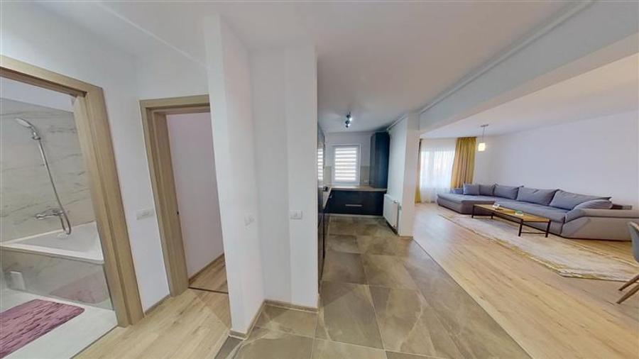 Apartament cu 2 camere decomandat în Tractorul