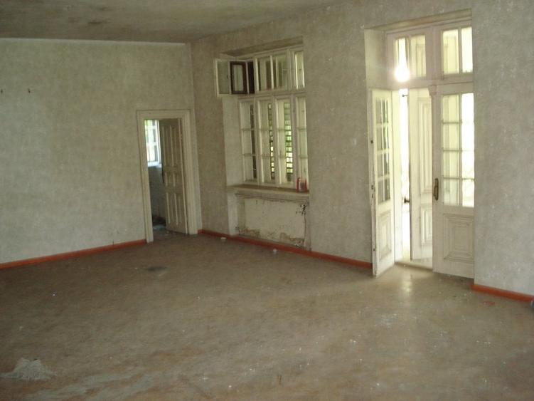 Casă individuală cu 25 camere cu Piscina în Micești