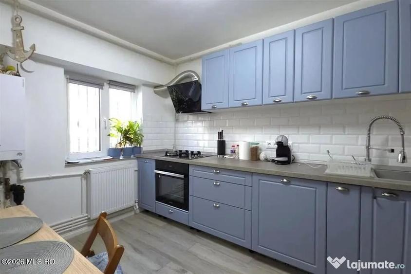 Apartament cu 2 camere decomandat în Poarta 6