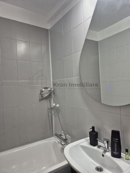 Apartament cu 2 camere decomandat, mobilat în Central