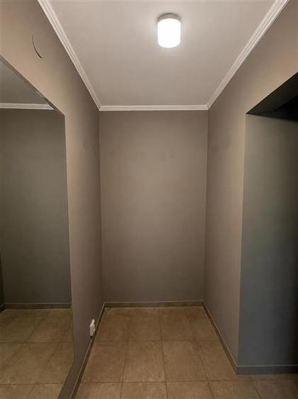 Apartament cu 3 camere semidecomandat în Piața Unirii