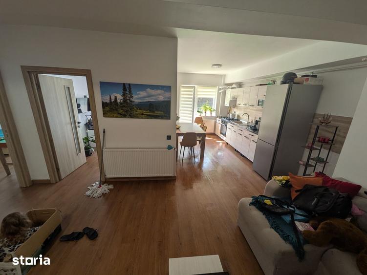 Apartament cu 3 camere în Florești