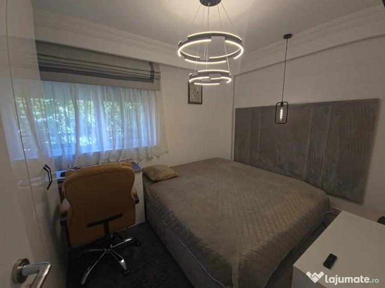 Apartament cu 4 camere semidecomandat în Tăbăcărie