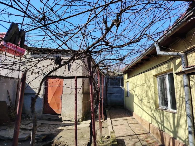Casă cu 3 camere cu Teren 520 Mp în Central